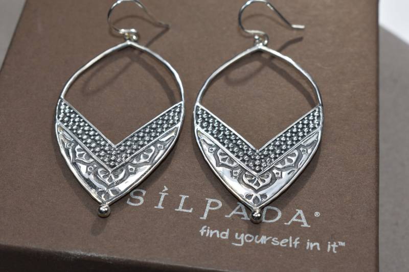 Silpada Sterlingsilber Verzierte Hängeohrringe Blumen Ausschnitt Design von ParagonSilverCo