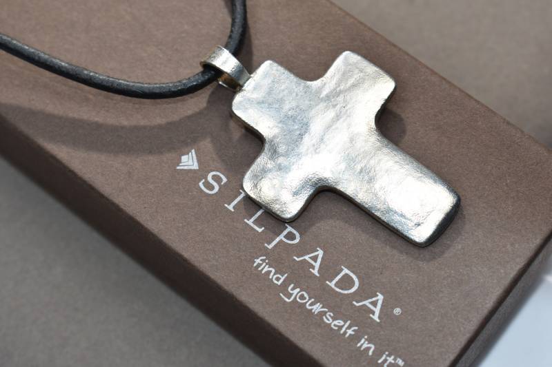 Silpada Im Ruhestand 925 Sterling Silber Kreuz Anhänger Auf Schwarze Lederkette Silpada Im Ruhestand 925 Sterling Silber Kreuz Anhänger Auf Schwarze Lederkette von ParagonSilverCo