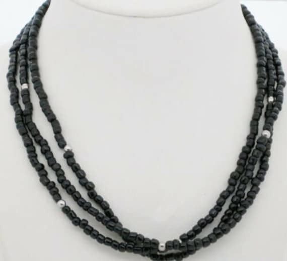 Silpada Sterling Silber Dreifachstrang Schwarze Perlenkette 925 Vintage Qualität Silpada Sterling Silber Dreifachstrang Schwarze Perlenkette 925 Vintage Qualität von ParagonSilverCo