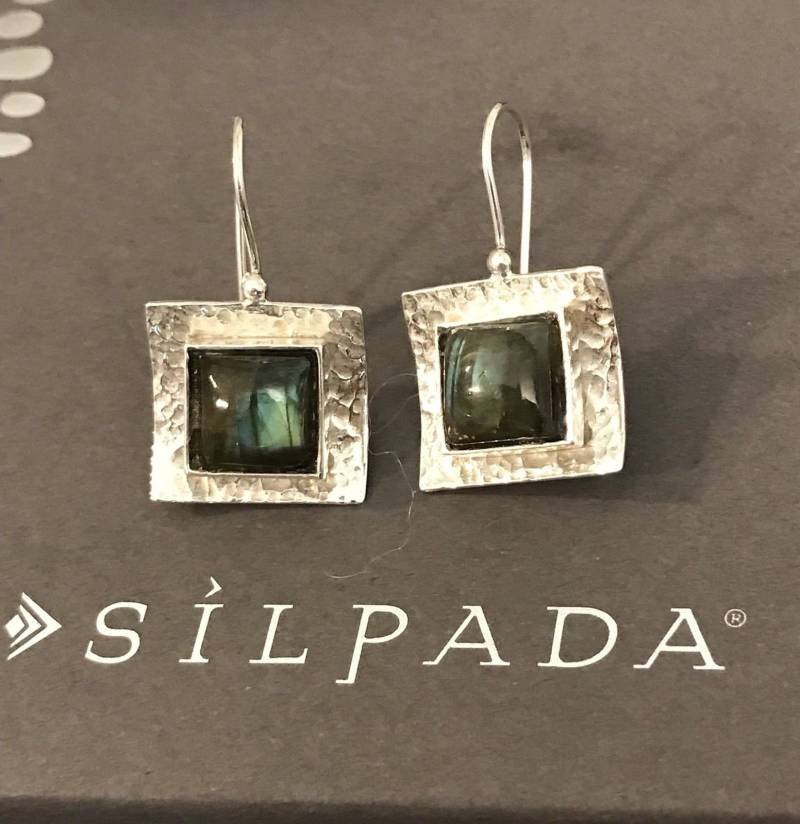 Silpada Sterling Silber Gehämmert Platz Labradorit Verriegelung Draht Ohrringe Silpada Sterling Silber Gehämmert Platz Labradorit Verriegelung Draht Ohrringe von ParagonSilverCo