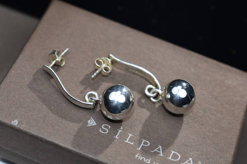 Silpada Sterling Silber Kugel Ohrringe Htf Ausrufezeichen Solide Silpada Sterling Silber Kugel Ohrringe Htf Ausrufezeichen Solide von ParagonSilverCo