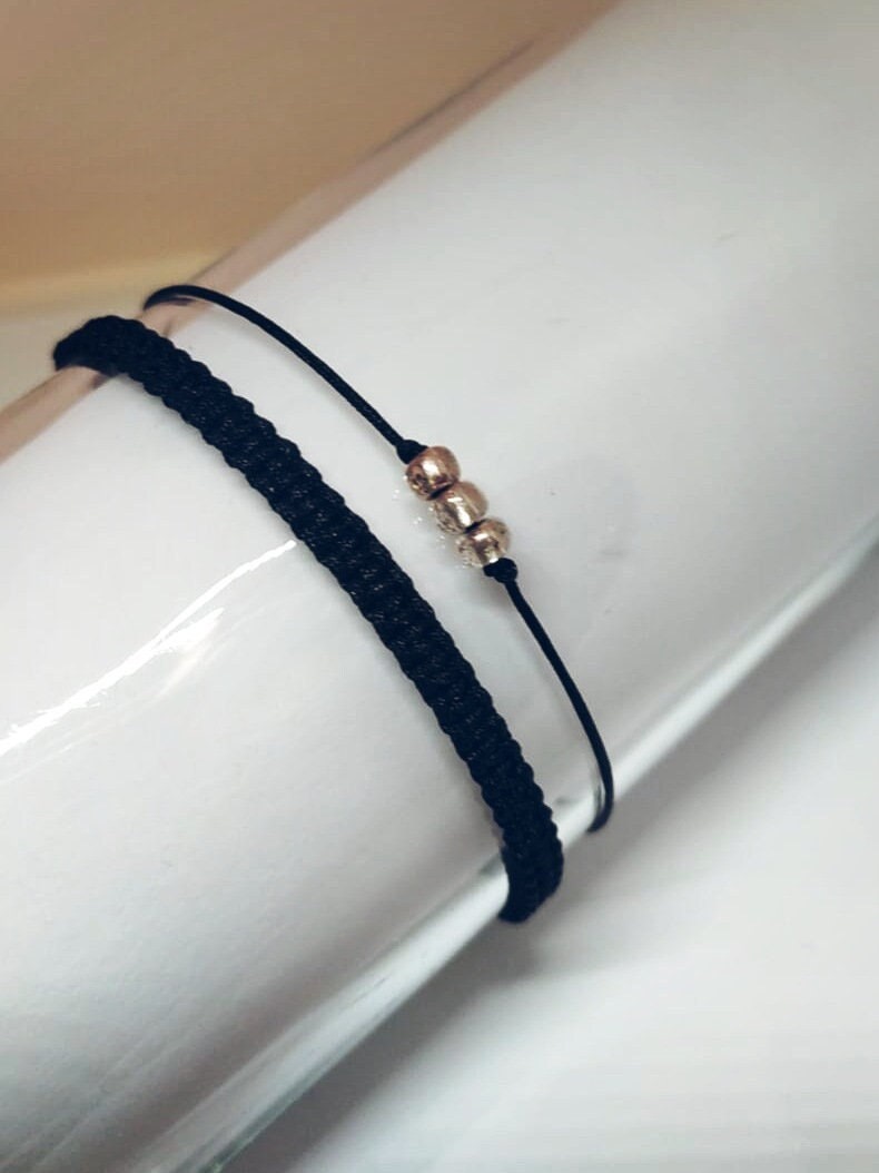 Duo Rosé Perlen Makramee Armband Filigran Und Geflochten Duo Rosé Perlen Makramee Armband Filigran Und Geflochten von ParamigoAccessoires