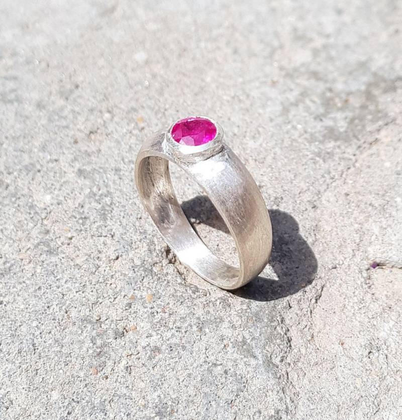 5 Mm Runder Rubin 925Er Silberring "Schöner Rubinring "Matter "Ring Für Juli' Handgemachter Zum Geburtstag von Parijewelsandarts