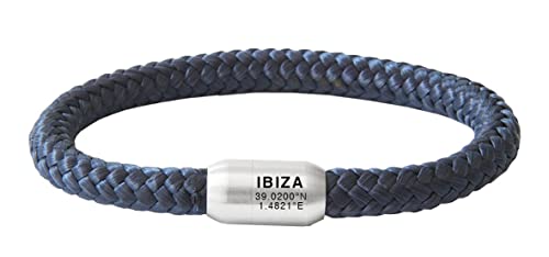 Das Original Ibiza Koordinaten Segeltau Armband Geflochten Mit Insel Gravur Handmade Hochwertiger Magnetverschluss 8mm Durchmesser (Marine-Blau, 21.00) von Paris Montana