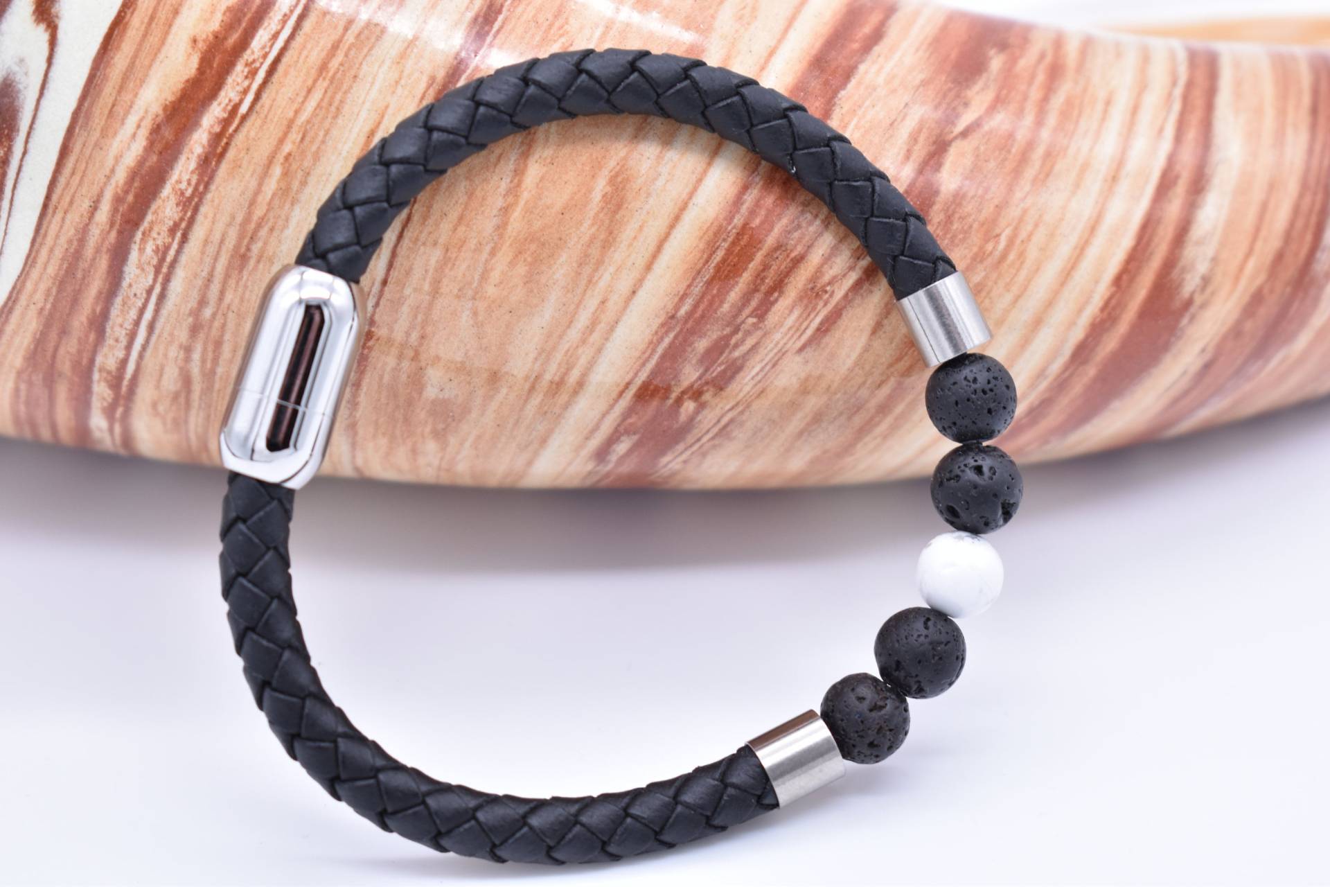 Parisi Armband - Schwarzem Geflochtenem Leder Lavasteine- Howlite Steine Mann Herren Inkl. Weiße Schmuckschachtel von Parisistore