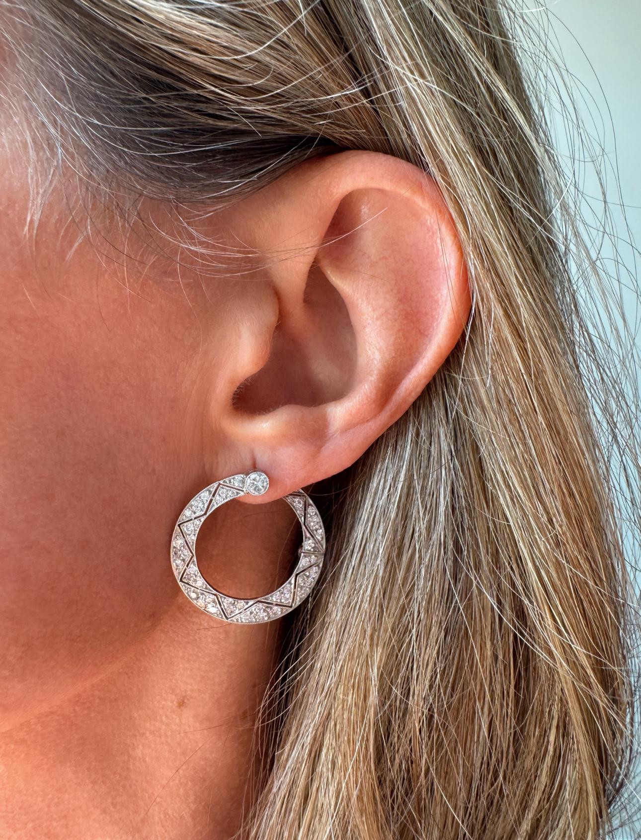 Art Deco Platin Und Diamant Nach Vorn Gerichtete Creolen von ParkAvenueAntiques0