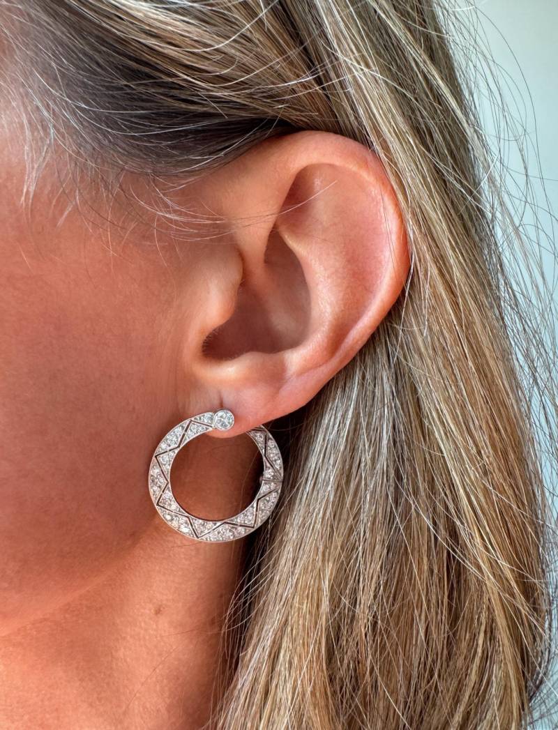 Art Deco Platin Und Diamant Nach Vorn Gerichtete Creolen von ParkAvenueAntiques0