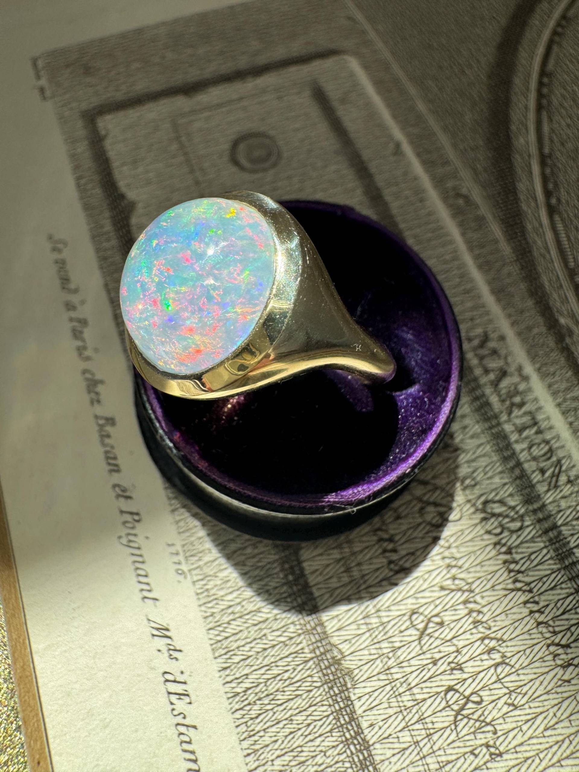 Maßgefertigter 14K Cabochon-Opalring - 6.02 Karat von ParkAvenueAntiques0