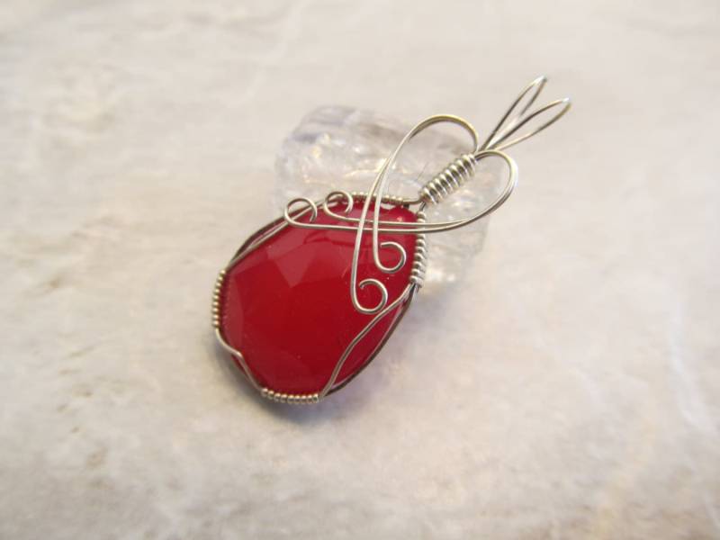Zierliche Draht Umwickelt Anhänger Facettiert Kirsche Rote Chalcedon Teardrop Sterling Silber - One Of A Kind Gewickelt Zierliche Draht Umwickelt Anhänger Facettiert Kirsche Rote Chalcedon Teardrop Sterling Silber - One Of A Kind Gewickelt von ParkerPendants