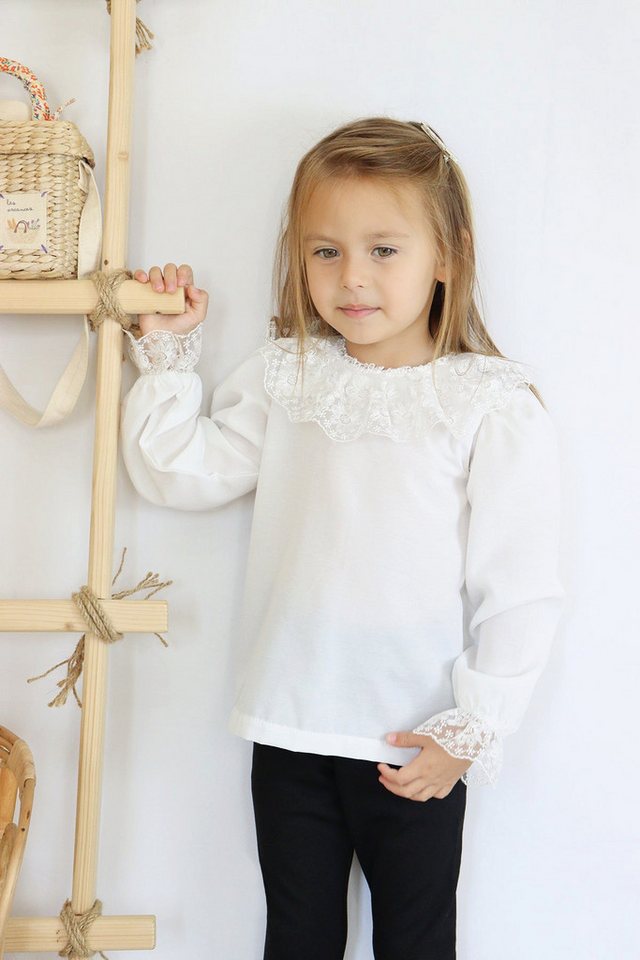 Parla Kids Langarmshirt Weißes Langarmshirt mit Spitzendetails am Kragen und an den Ärmelenden von Parla Kids
