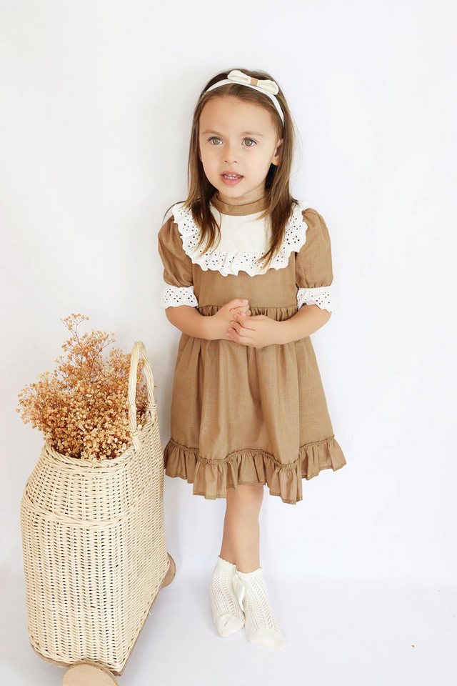 Parla Kids Sommerkleid Braunes Kleid kurzärmelig mit Rüschensaum Spitzendetails und Haarband (2-tlg) Spitzendetails - Haarband - Rüschensaum von Parla Kids