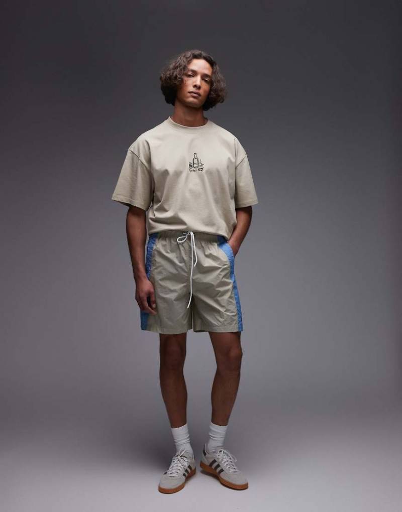 Parlez - Copa - Bunte Relaxed-Fit-Shorts in Beige-Blau mit farblich abgesetztem Einsatz von Parlez