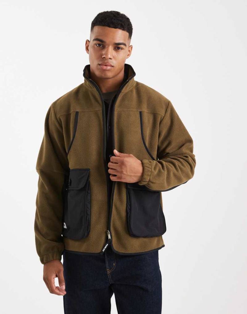 Parlez - Fleecejacke in Khaki mit mehreren Einsätzen, Logo und Reißverschluss-Grün von Parlez
