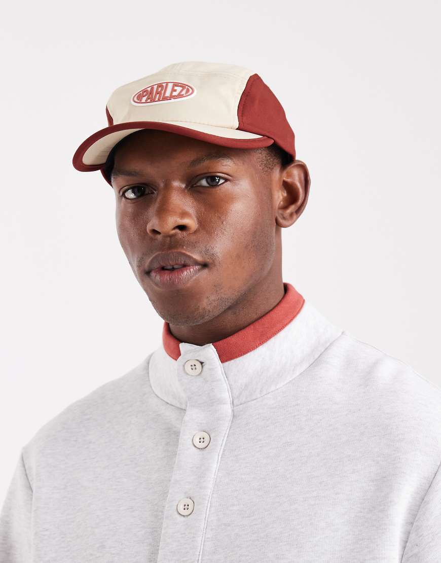 Parlez - Kappe in Beige und Orange mit gummiertem Logo-Aufnäher, Farbblockdesign und 5 Bahnen-Bunt von Parlez