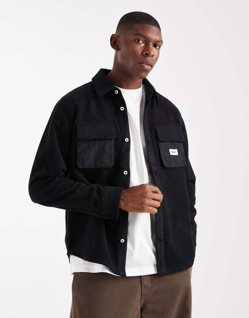 Parlez - Langärmlige Hemdjacke aus Fleece in Schwarz mit Logo und Taschen von Parlez