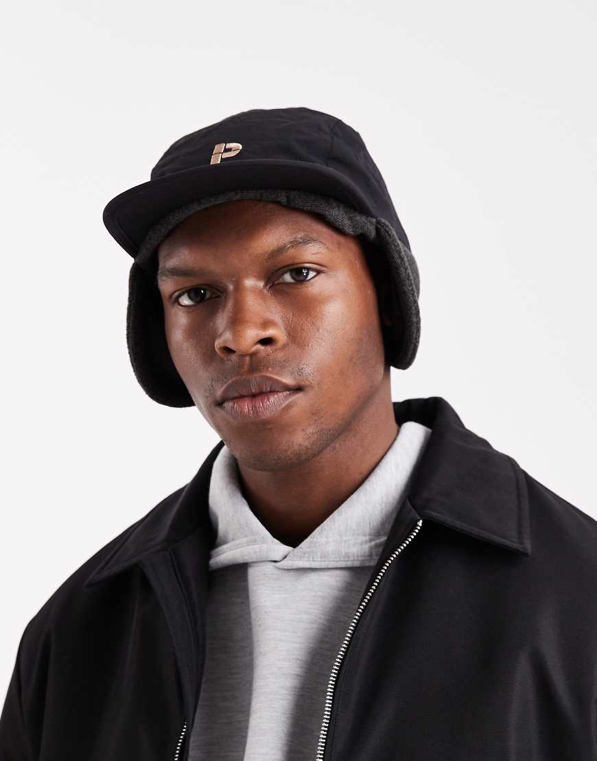 Parlez - Wendbare Kappe in Schwarz mit Fleece-Futter, Logo und Ohrenklappen von Parlez