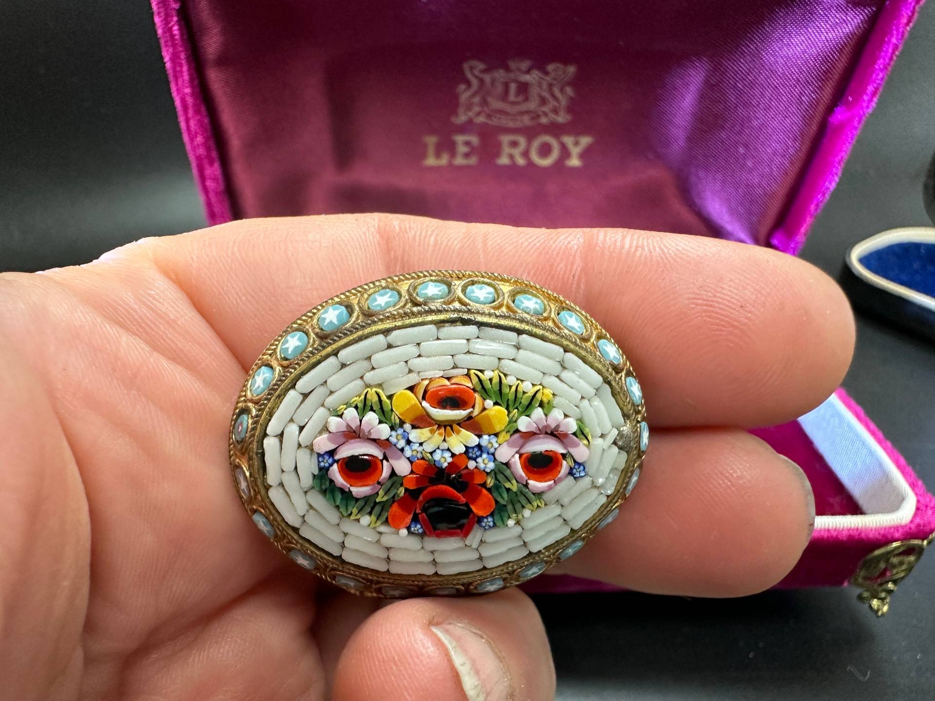 Antike Micro Mosaik Brosche. Grande Tour Vintage Blumenstift Signiert Made Italy Gold Aus Vergoldetem Messing von PartsForYou