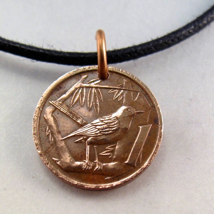 Songbird Münz-Halskette. Cayman Island Halskette . Vogel Münze Charme. Drossel Schmuck. Jahrgang Nr.001202 von PartsForYou