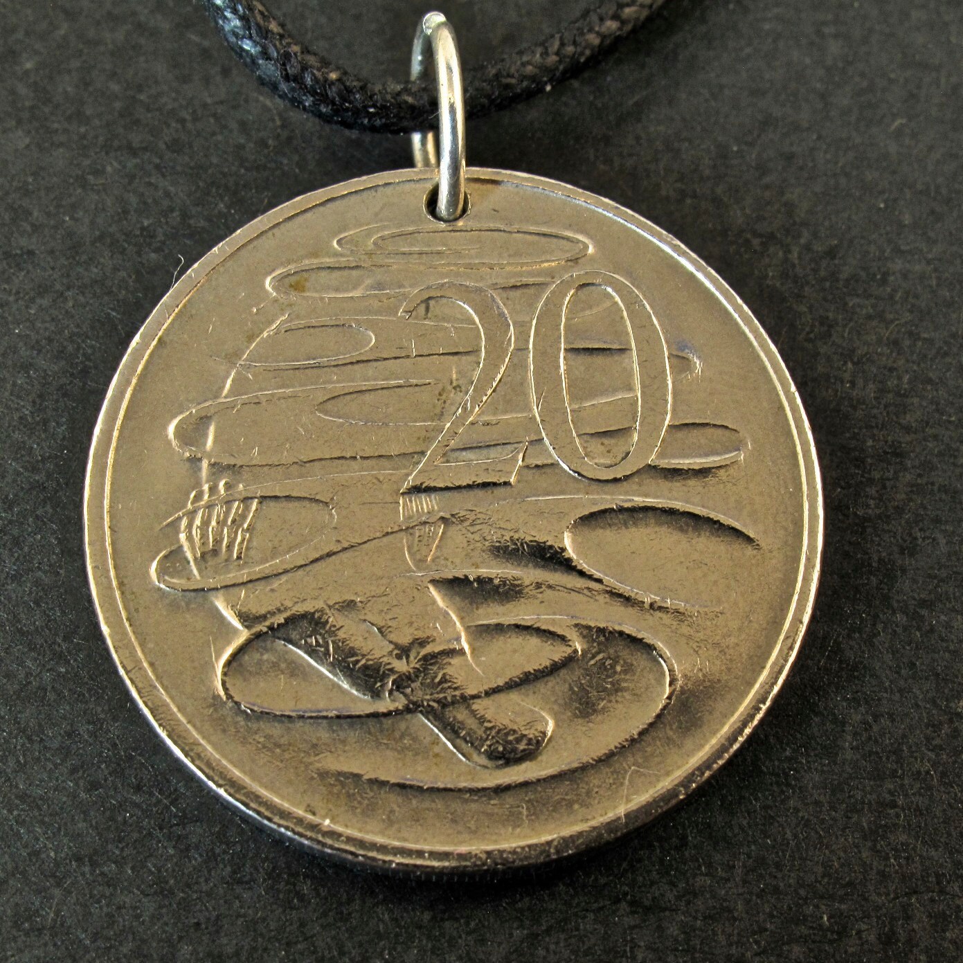 Vintage Australia Platypus Münze Anhänger Halskette Charm No.00417 von PartsForYou