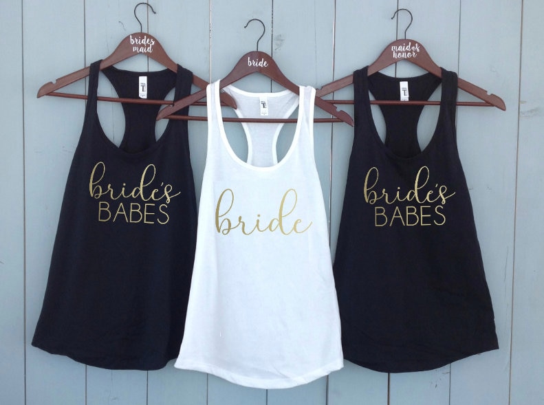 Benutzerdefinierte Bachelorette Bräute Babes Tank Top Shirt, Babe Der Ehre Hochzeit T-Shirt Trauzeugin, Brautparty Brautjungfer Geschenk von PartyTopShop