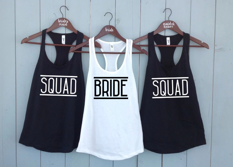 Benutzerdefinierte Tank Top, Hochzeit Shirt, T-Shirt Trauzeugin Braut Squad Bachelorette Party Brautparty Shirts, Brautjungfer Geschenk von PartyTopShop