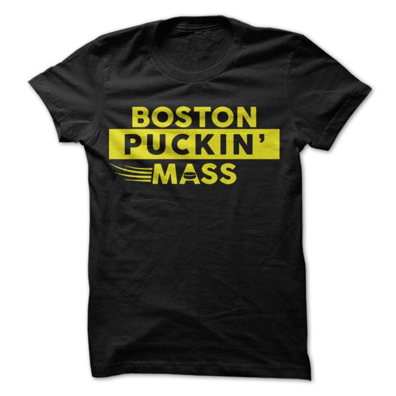 Boston Puckin " Mass T-Shirt Design-Black Shirt Mit Gelb Print von PartyUgly