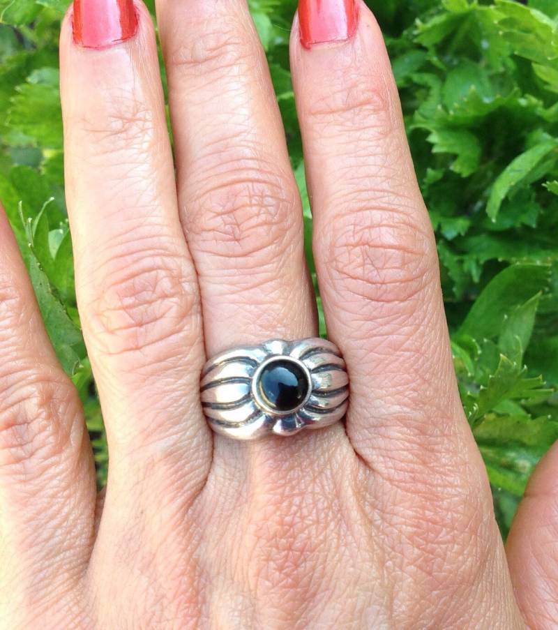 Schwarze Onyx Ring, Vintage Schwarz Ring Sterling Silber, Schmuck, Domed von ParyaniJewelers