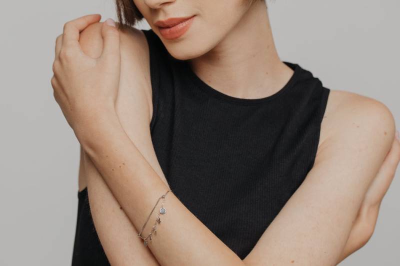 Zierliches Armband Aus Sterlingsilber Mit Initialen von PashJewel