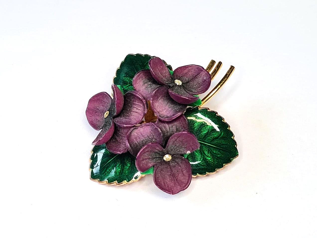 Mid Century Veilchen Brosche Violett Grün Vintage 1950Er 60Er Anstecker Blumenbrosche Blumen Schmuck Modeschmuck Mid Century Veilchen Brosche Violett Grün Vintage 1950Er 60Er Anstecker Blumenbrosche Blumen Schmuck Modeschmuck von PassionaShop