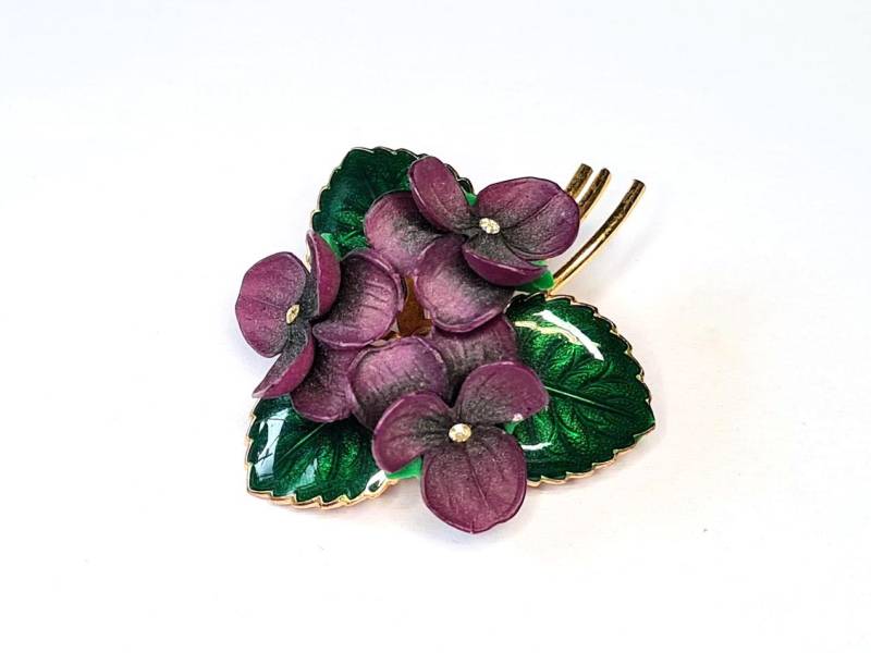 Mid Century Veilchen Brosche Violett Grün Vintage 1950Er 60Er Anstecker Blumenbrosche Blumen Schmuck Modeschmuck von PassionaShop