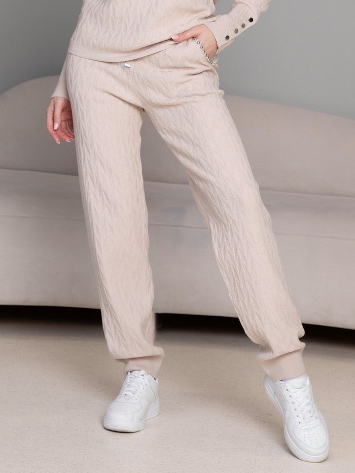 Passioni Strickhose aus Strick mit Nietendetails von Passioni