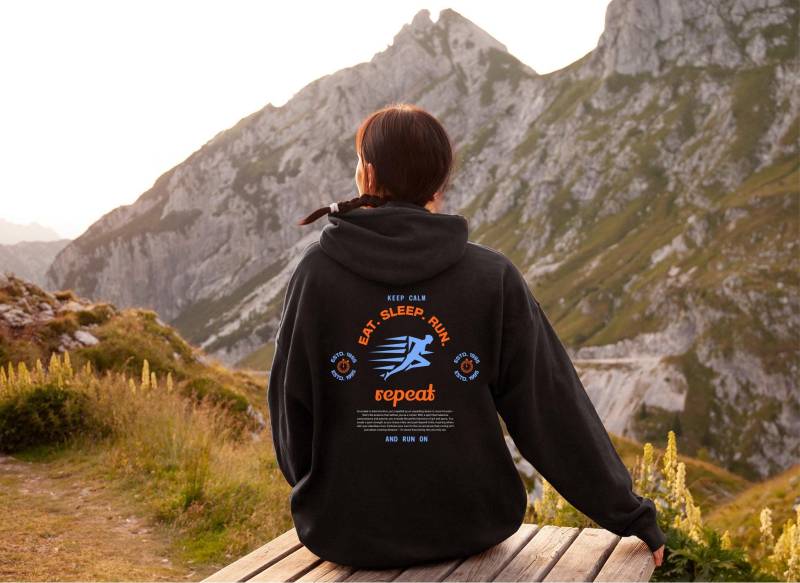 Eat Sleep Run Repeat Hoodie - Läufer Running Geschenk Für Jogger Marathon Pullover Sportlicher Kapuzenpulli von PassportWanderers