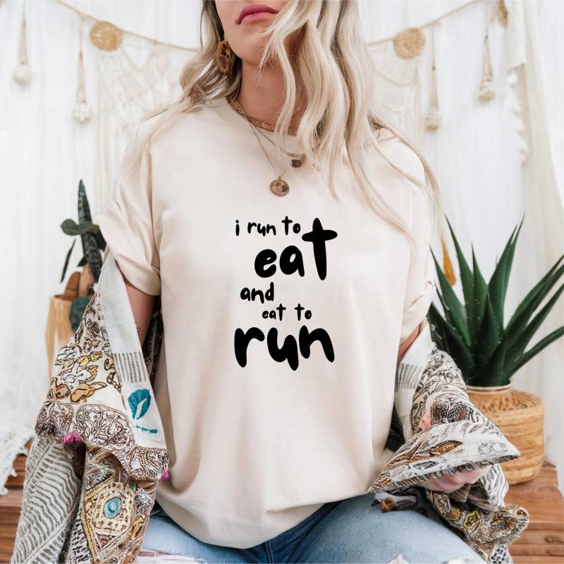 I Run To Eat & Shirt - Läufer T-Shirt Running Geschenk Für Jogger Marathon Sport von PassportWanderers