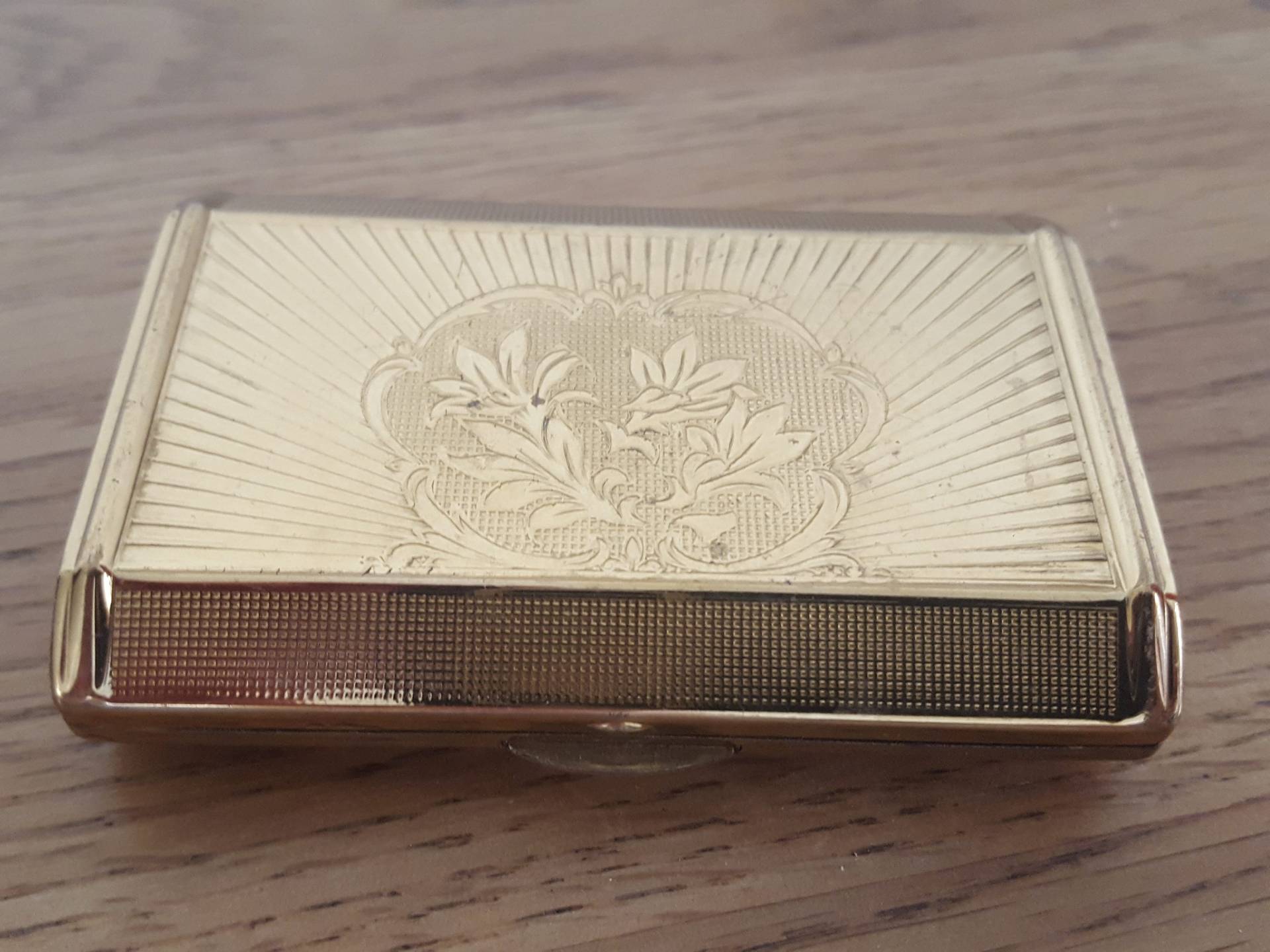 Melissa Powder Compact, Vintage Kosmetik, Gesichtspuder, Make Up, Damen Schönheit, Toilettenartikel, Eitelkeit von PastNFutureUK