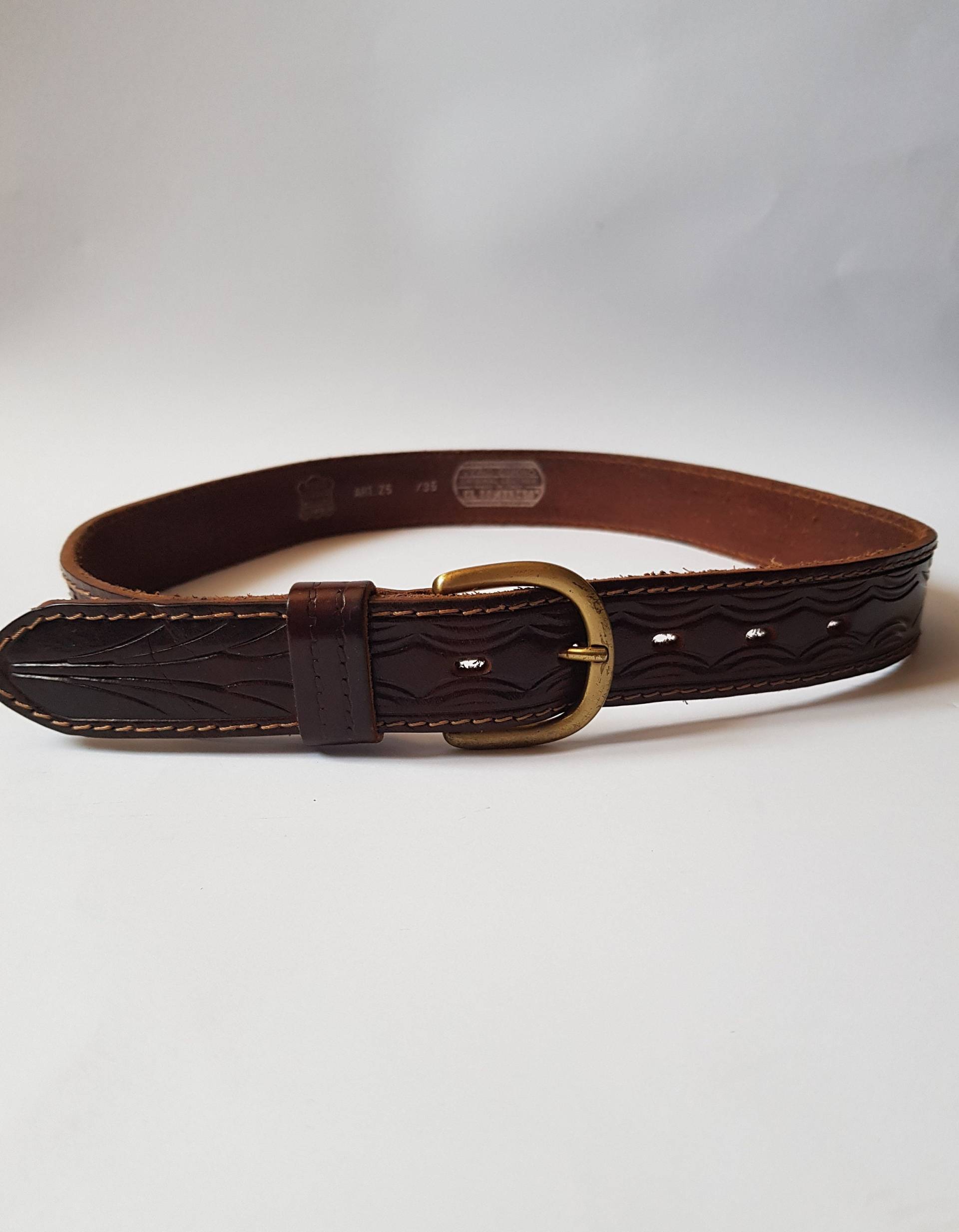 Vintage El Sombrero Brauner Ledergürtel, Echtes Leder Herrengürtel, Mustergürtel, Made in Italy, Retro Western Zubehör, Geschenk Für Ihn Vintage El Sombrero Brauner Ledergürtel, Echtes Leder Herrengürtel, Mustergürtel, Made in Italy, Retro Western Zubehör, Geschenk Für Ihn von PastPerfectUA