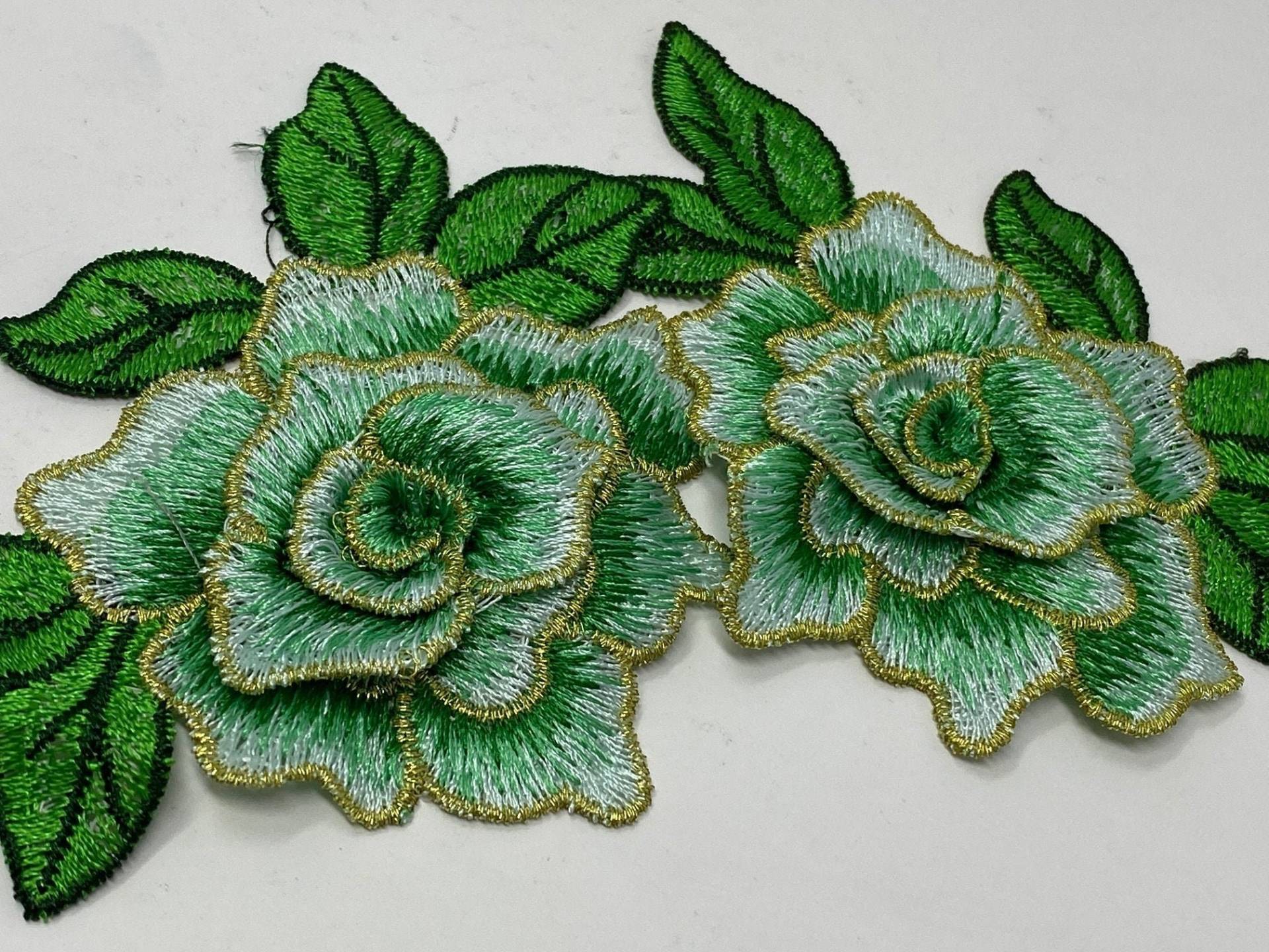 Neu, 2-Teiliges Set, Mintgrüne & Goldene Rosen | Größe 10 cm, Passende Blumen-Aufnäher Zum Aufnähen | 2 Stück, Blumen-Patches, Rosen-Spitzen-Patches von PatchPartyClub