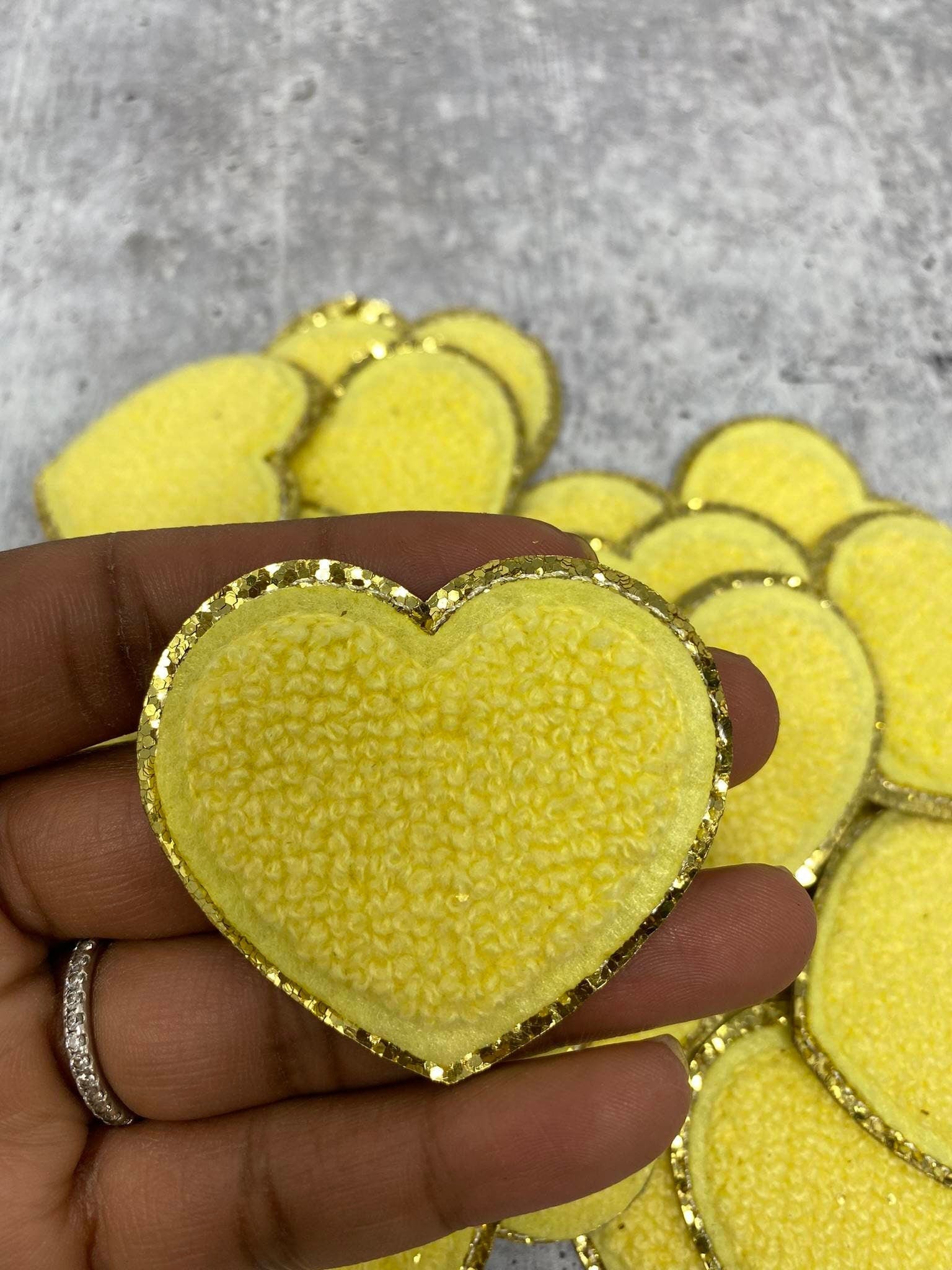 Neu Gelber Chenille "Herz Aufnäher ""Heart"" Mit Gold Glitzer, Größe 6, 5", Love Badge, Herz Patch Bügelrückseite, Diy Patch." von PatchPartyClub