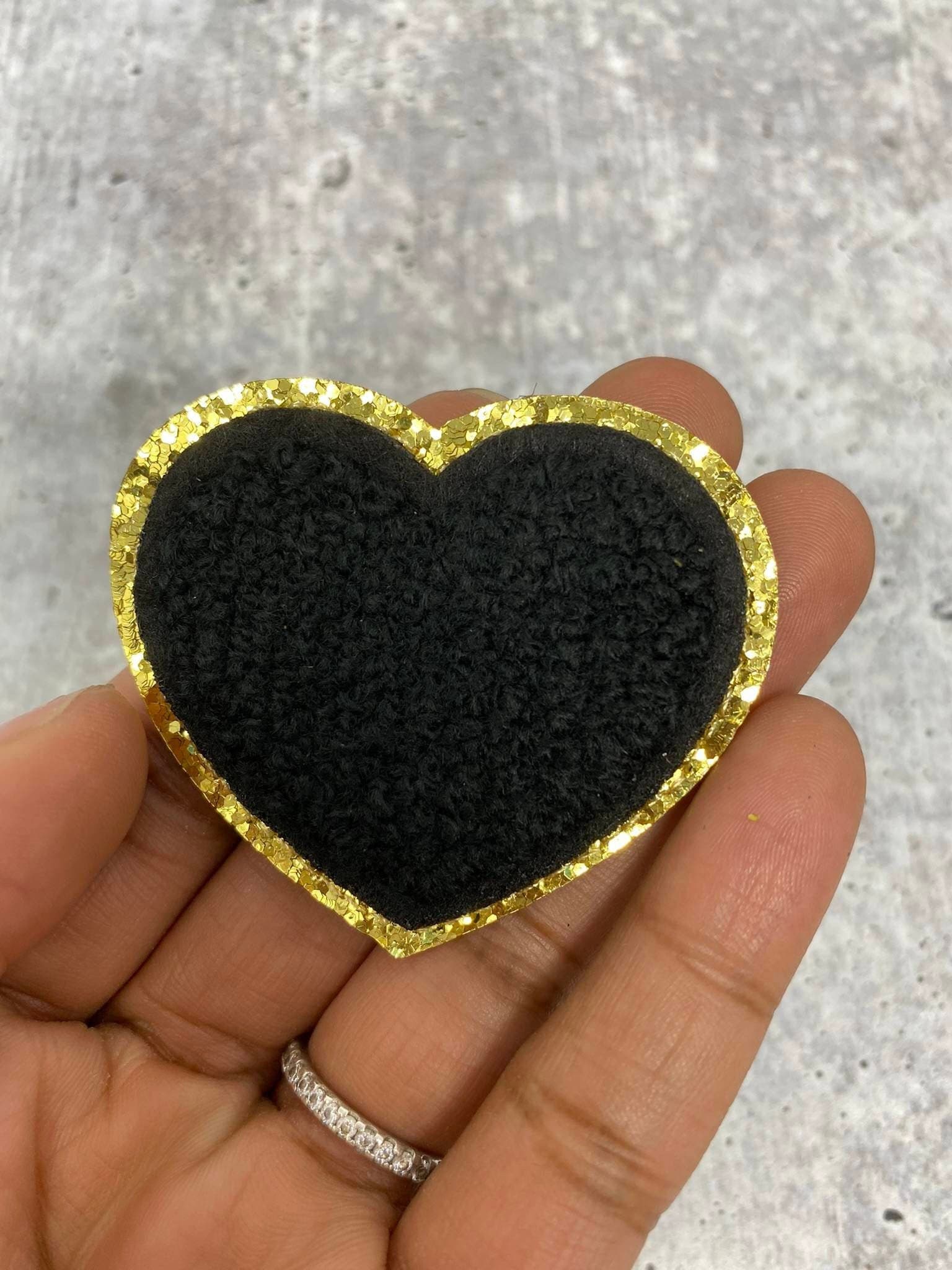 Neu Schwarzer, 1-Teiliger Chenille "Herz Patch" Mit Gold Glitter, Größe 6, 5", Love Patch Bügelrückseite, Fuzzy Bügelbild Für Mädchen, Kleiner von PatchPartyClub