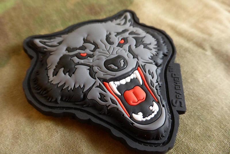 Angry Wolf Head Patch, Rot/3D Rubber Patch Angry Wolf Head Patch, Rot/3D Rubber Patch von PatchSnatchedShop