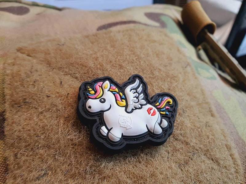 Flying Unicorn Kissmyass Patch Small, Rainbow/3D Rubber von PatchSnatchedShop