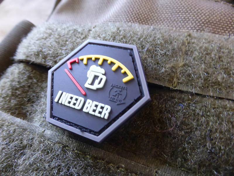 I Need Beer, Bierdiebespezial, Hexagon Patch, Gid/3D Rubber Hexpatch von PatchSnatchedShop