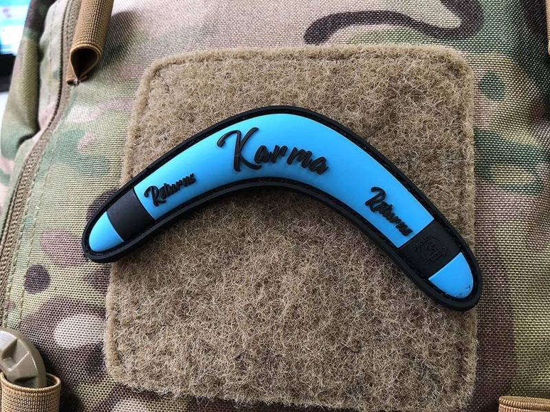 Karma Returns Boomerang Patch, Lightblue/3D Rubber von PatchSnatchedShop
