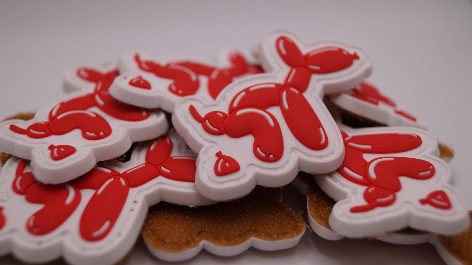 Shitting Dog Rubberpatch Red von PatchSnatchedShop