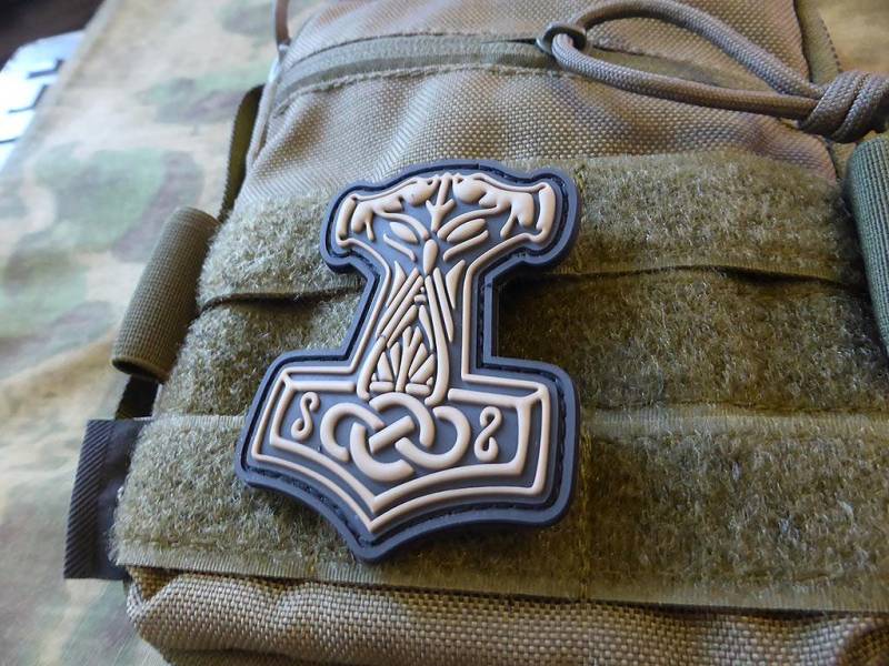 Thors Hammer Mjölnir Patch, Tan/3D Rubber Patch von PatchSnatchedShop