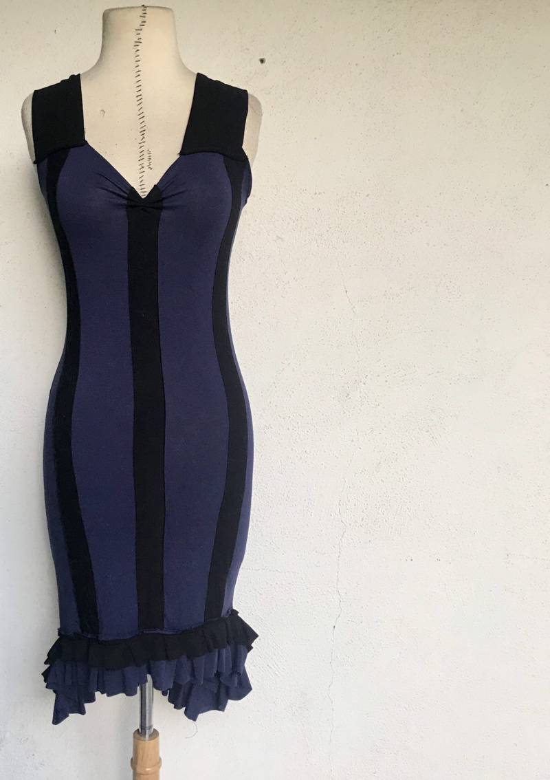 Beetle Dress - Navy Blau Und Schwarz Steampunk Striped Gothic Halloween von PatchedJester