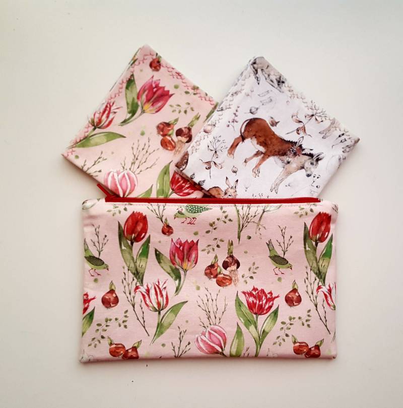 2 Stofftaschentücher Aus Acufactum Stoff Mit Reißverschlusstäschchen.versandfertig von PatchworkLiebling