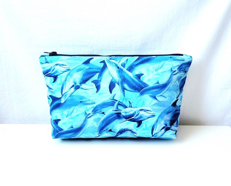 Kosmetiktasche Kulturbeutel Mit Delfinen. Versandfertig von PatchworkLiebling