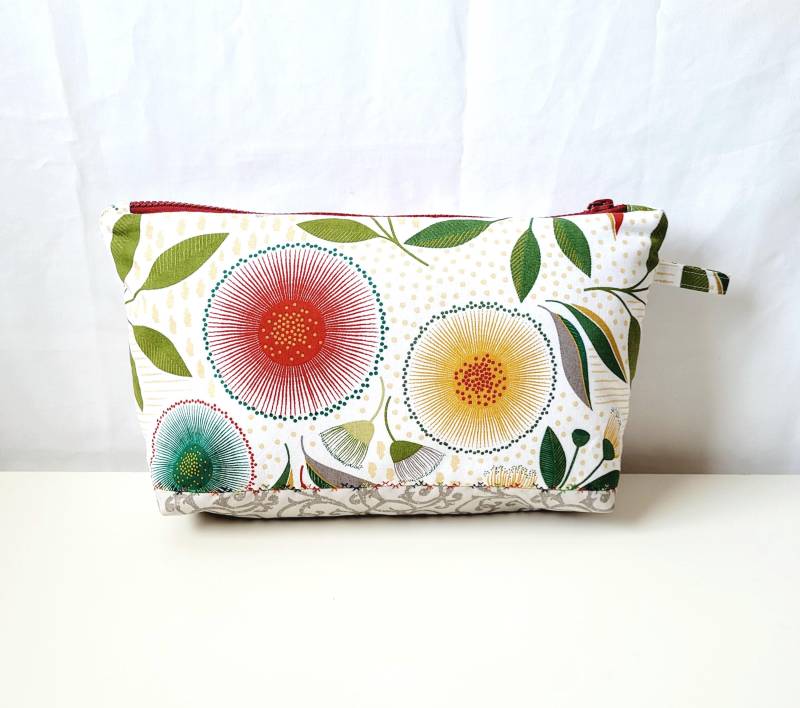 Kulturbeutel Kosmetiktasche Mit Innenfutter Aus Beschichteter Baumwolle. Versandfertig von PatchworkLiebling