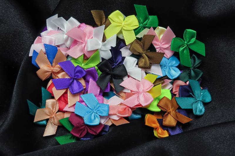 Mini Ribbon Bögen Messen Sie 5/8 "(16 Mm X 5/8" | 16 Ungefähr Packung Mit 25 Oder 100 Neuen Farben Mini Ribbon Bögen Messen Sie 5/8 "(16 Mm X 5/8" | 16 Ungefähr Packung Mit 25 Oder 100 Neuen Farben von PatchworkPandaTrims