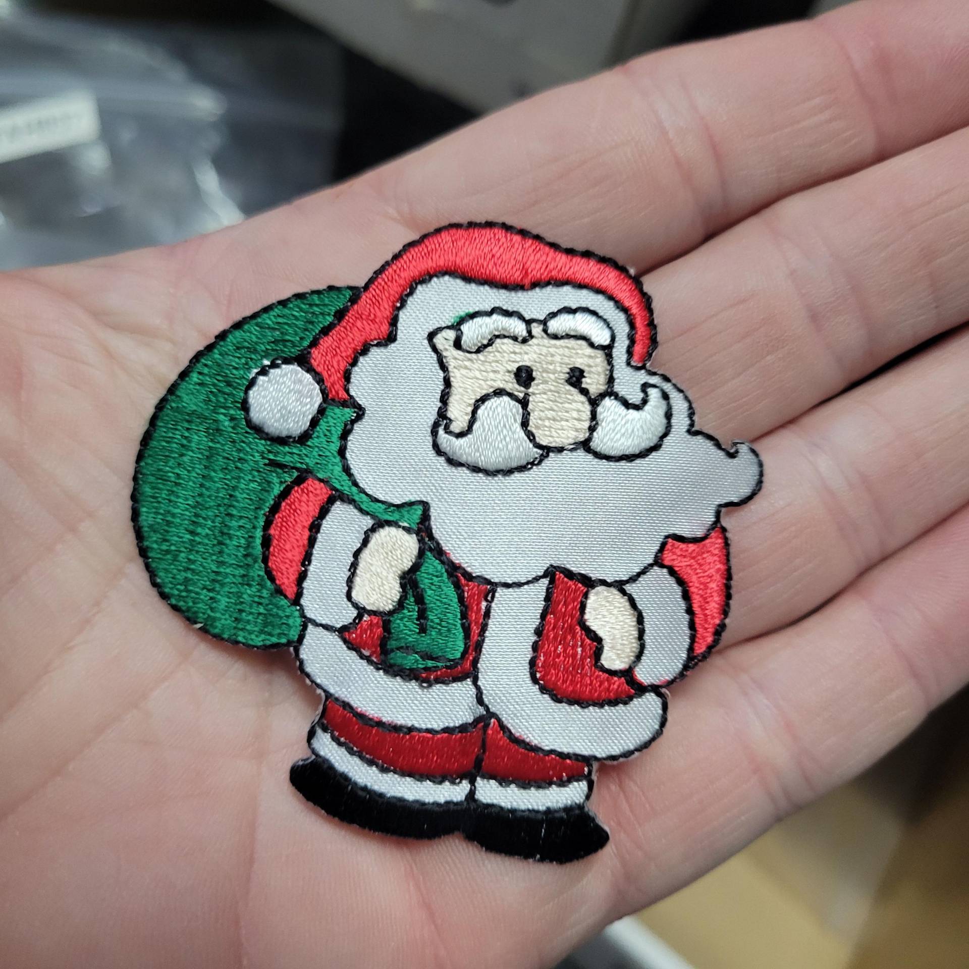 Weihnachtsmann Mit Grünem Sack Gesticktes Eisen Auf Aufnäher Applikation von PatchworkPandaTrims